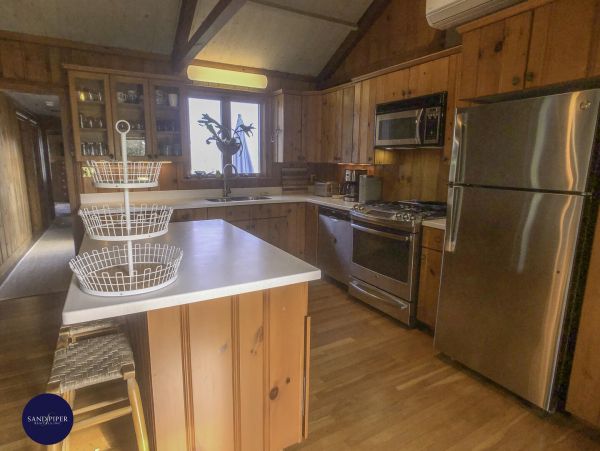 Cape Cod Home 995238