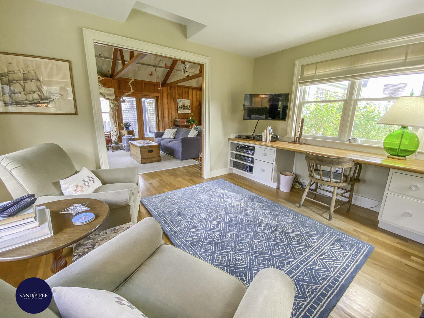 Cape Cod Home 995238