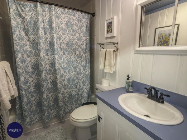 Cape Cod Home 995238