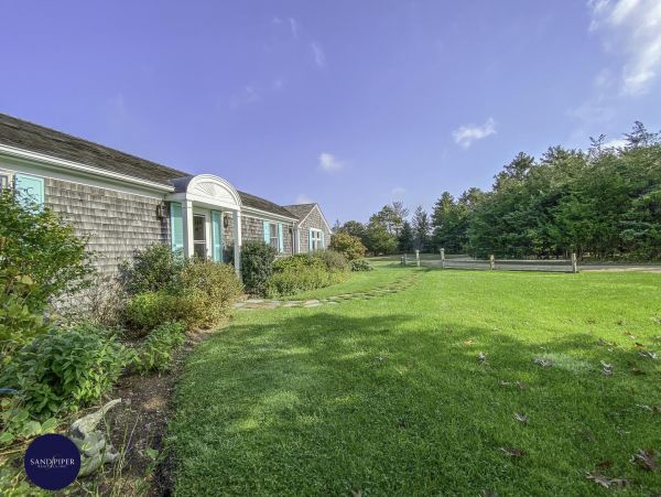 Cape Cod Home 995238