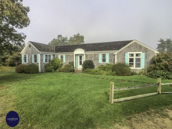 Cape Cod Home 995238