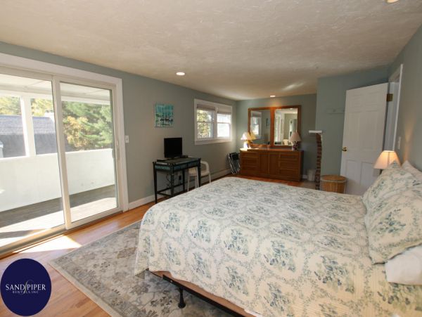 Cape Cod Home 995239