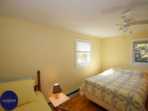 Cape Cod Home 995239
