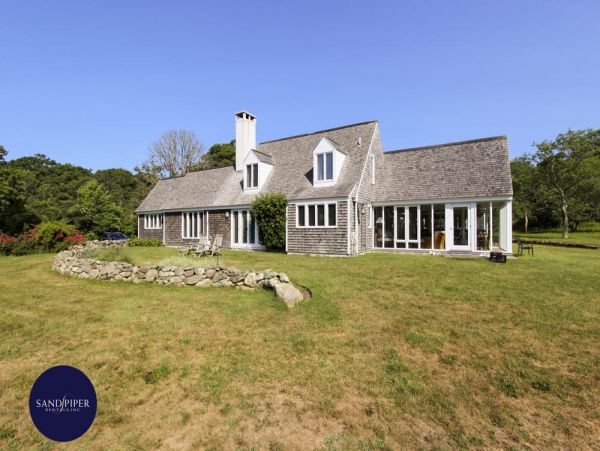 Cape Cod Home 995240