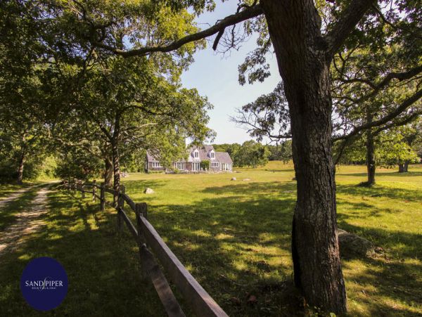 Cape Cod Home 995240