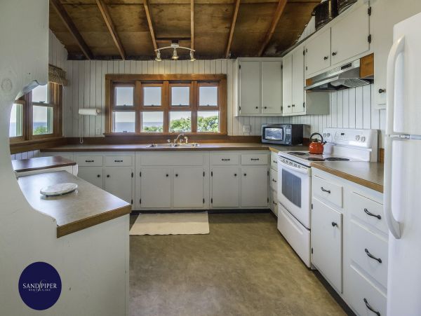 Cape Cod Home 995241