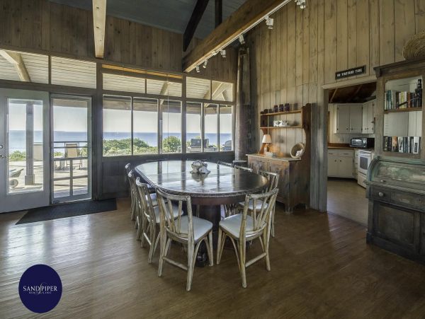 Cape Cod Home 995241