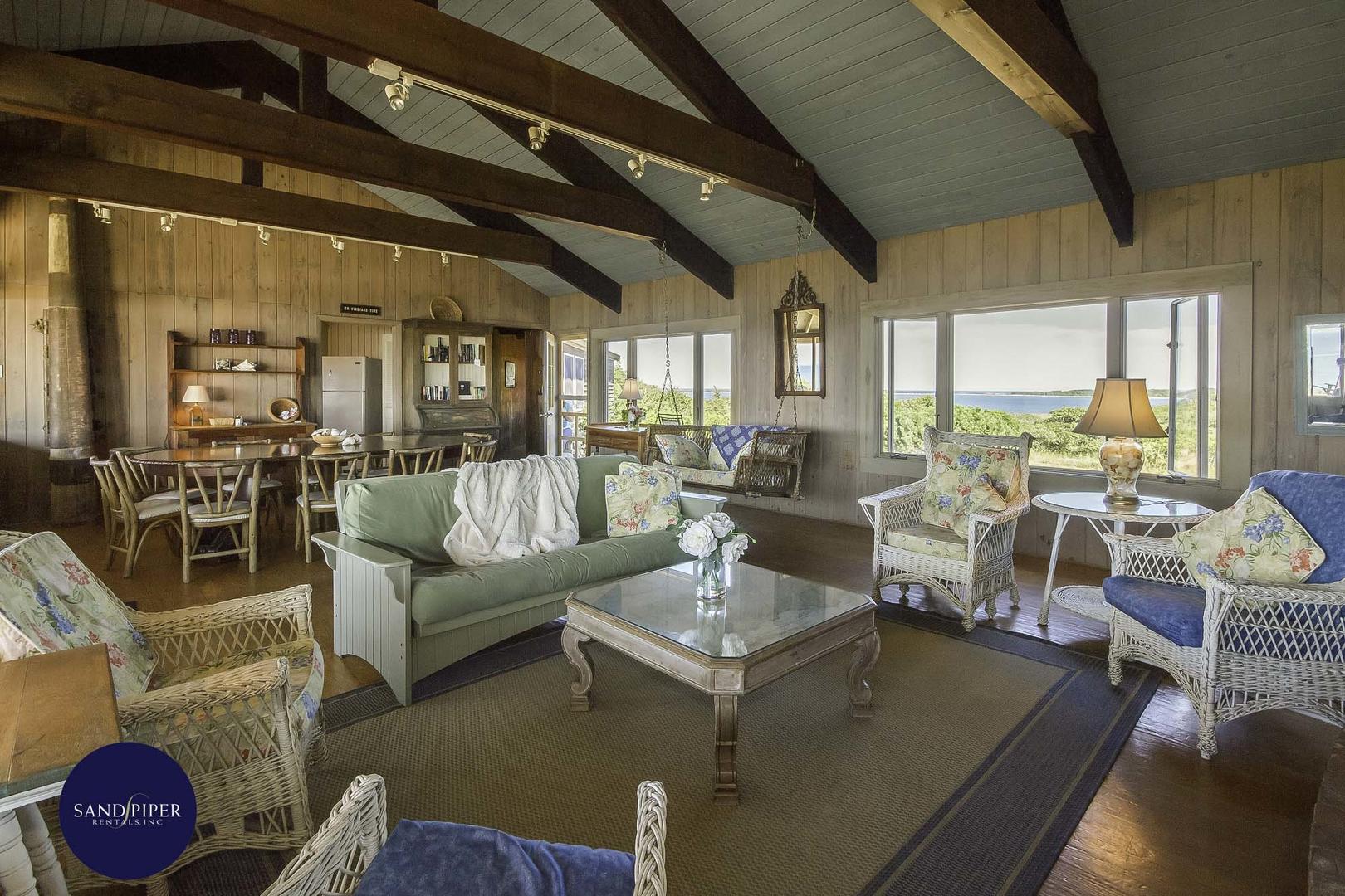 Cape Cod Home 995241