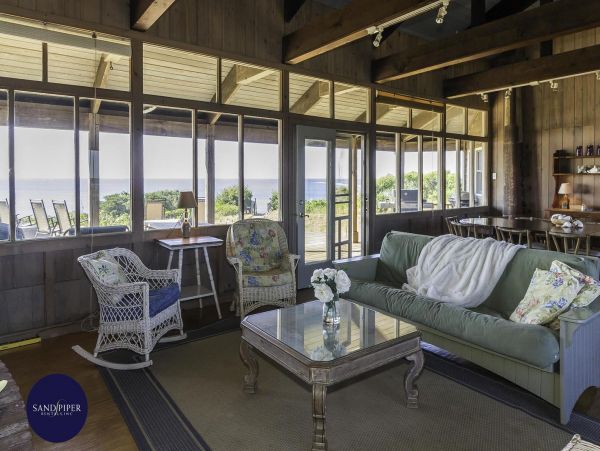 Cape Cod Home 995241