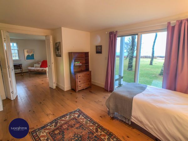 Cape Cod Home 995242