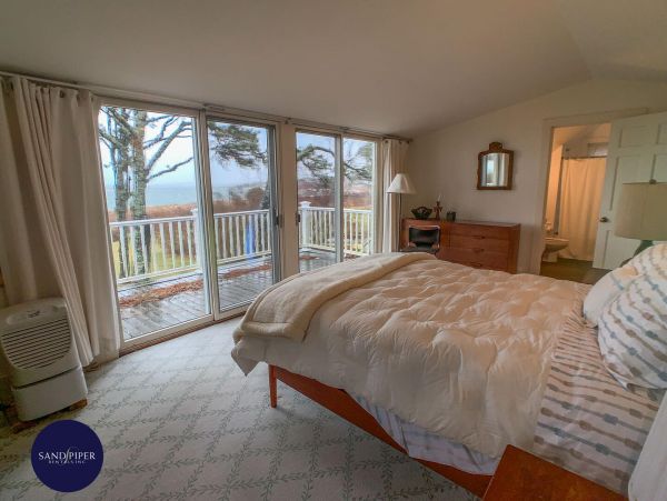Cape Cod Home 995242