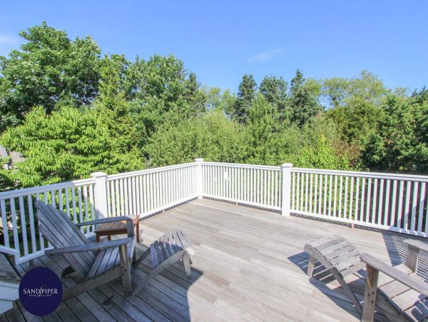Cape Cod Home 995243