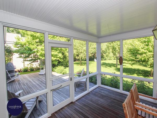 Cape Cod Home 995243