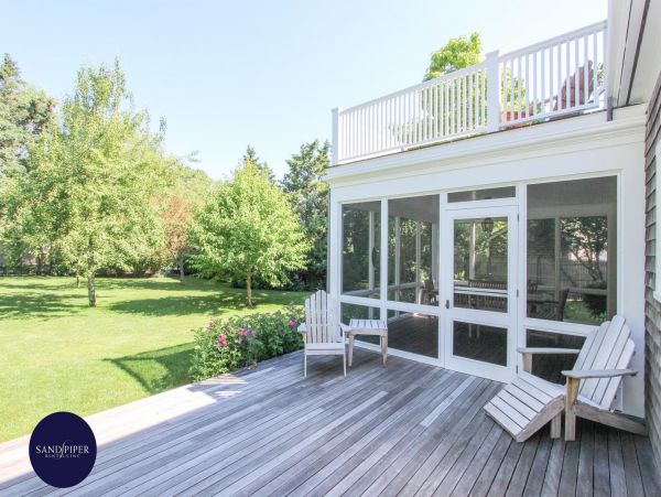 Cape Cod Home 995243