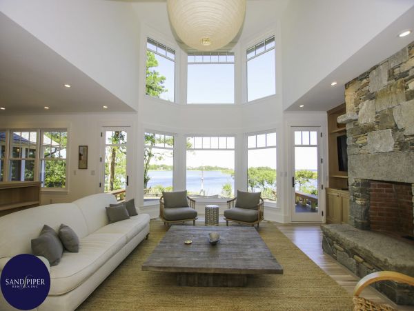 Cape Cod Home 995245