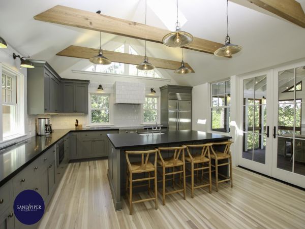 Cape Cod Home 995245