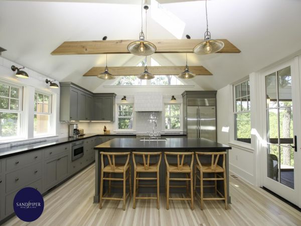 Cape Cod Home 995245