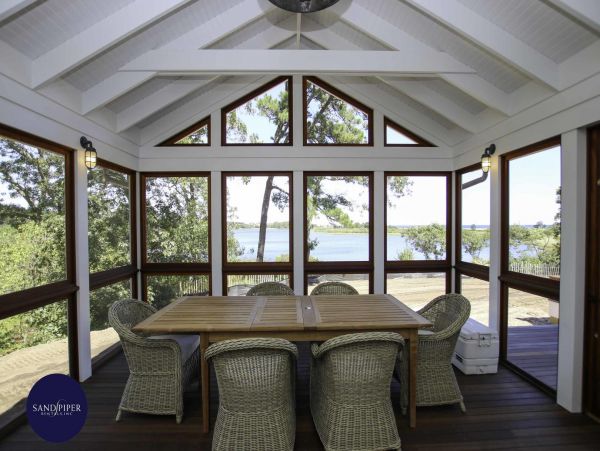 Cape Cod Home 995245