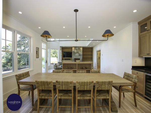 Cape Cod Home 995245