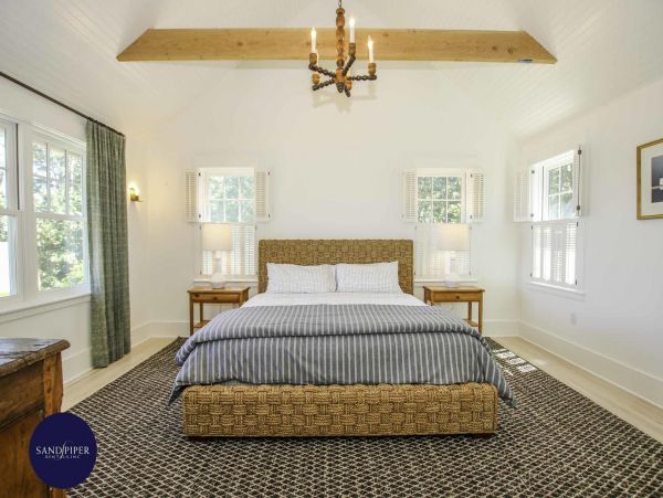 Cape Cod Home 995245