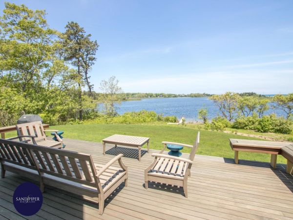 Cape Cod Home 995245