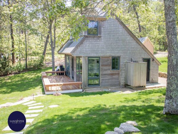 Cape Cod Home 995245