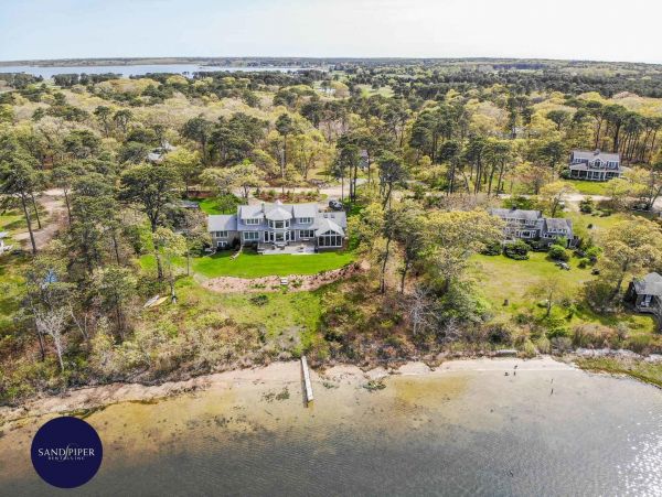 Cape Cod Home 995245