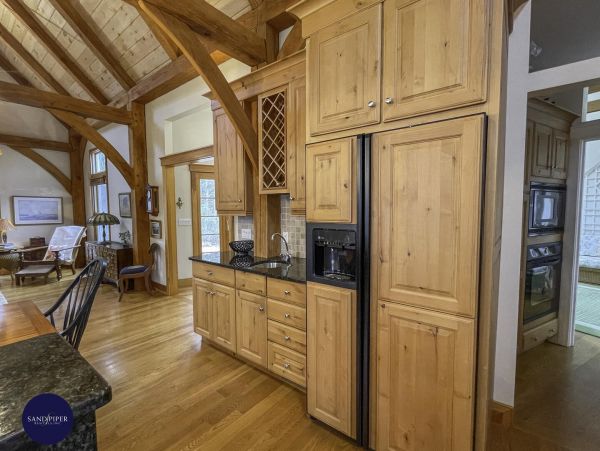 Cape Cod Home 995246