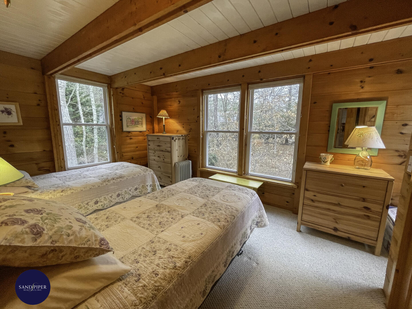 Cape Cod Home 995246