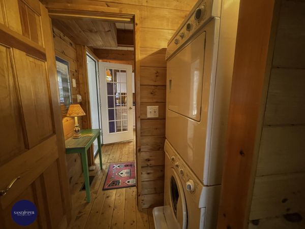 Cape Cod Home 995246