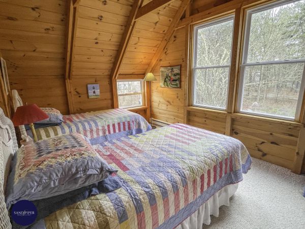 Cape Cod Home 995246