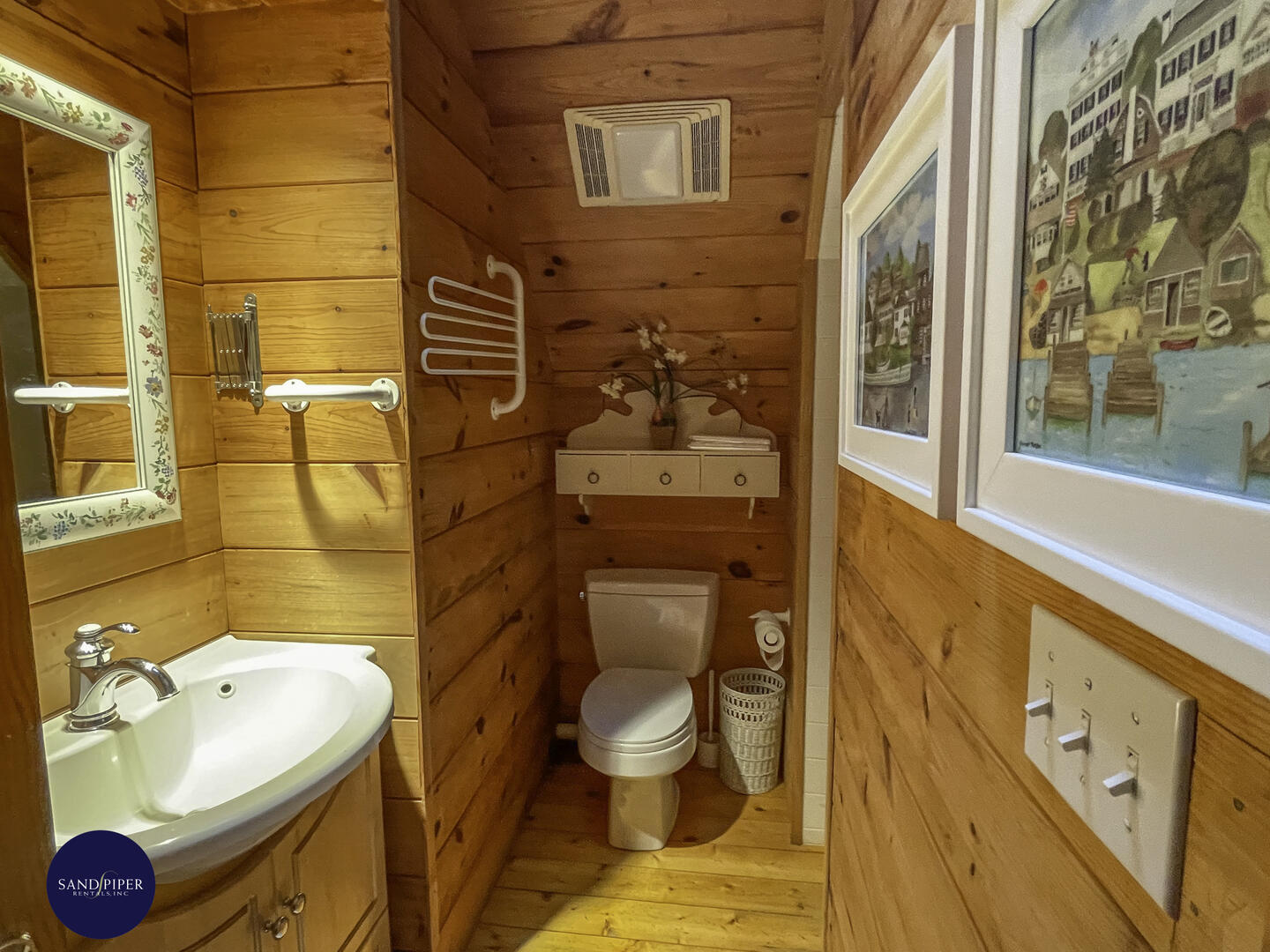 Cape Cod Home 995246