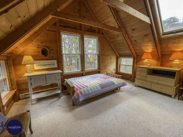 Cape Cod Home 995246