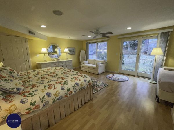 Cape Cod Home 995246