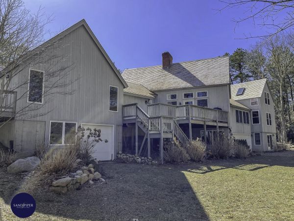 Cape Cod Home 995246