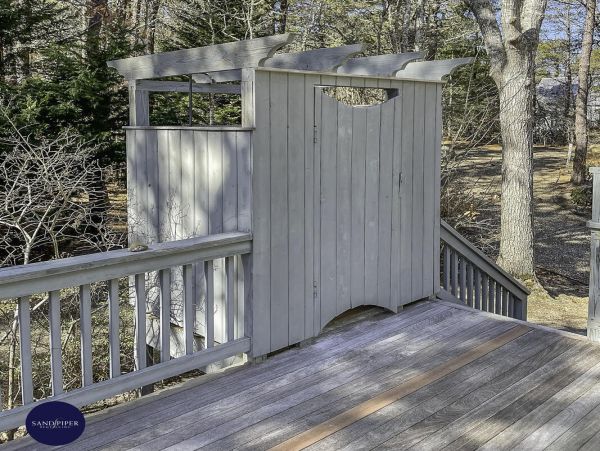 Cape Cod Home 995246