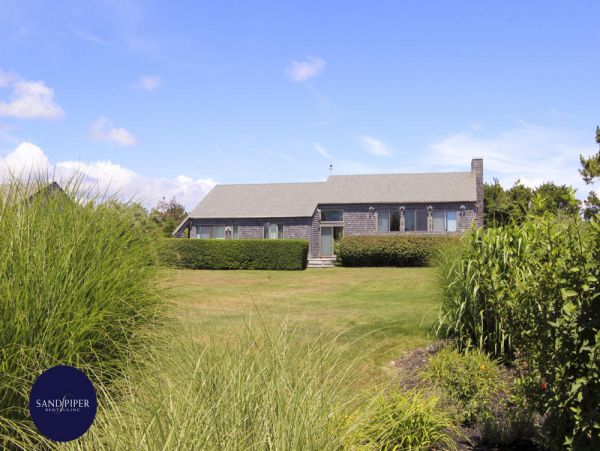 Cape Cod Home 995247