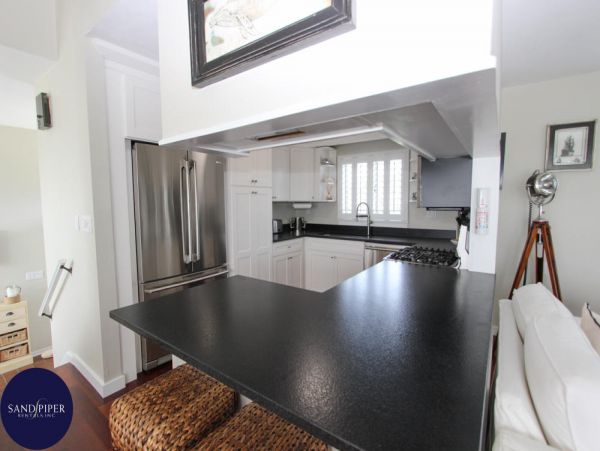 Cape Cod Home 995247