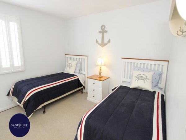 Cape Cod Home 995247