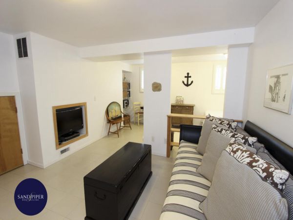 Cape Cod Home 995247