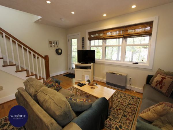 Cape Cod Home 995248