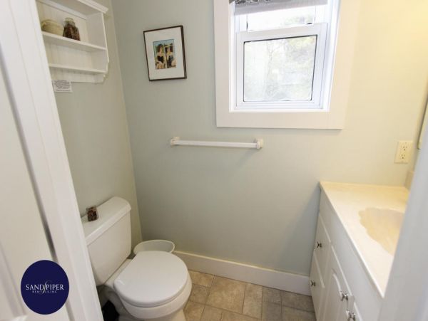 Cape Cod Home 995248