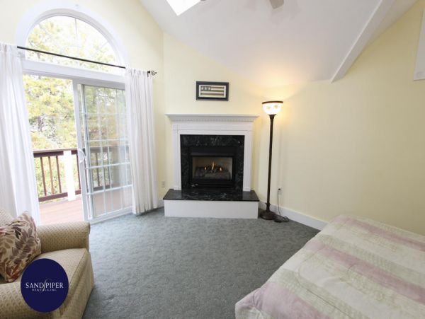 Cape Cod Home 995248