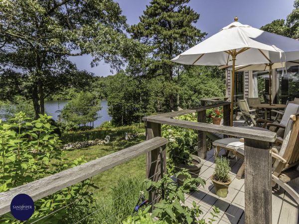 Cape Cod Home 995249