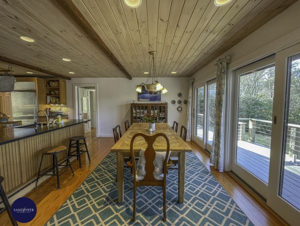 Cape Cod Home 995249