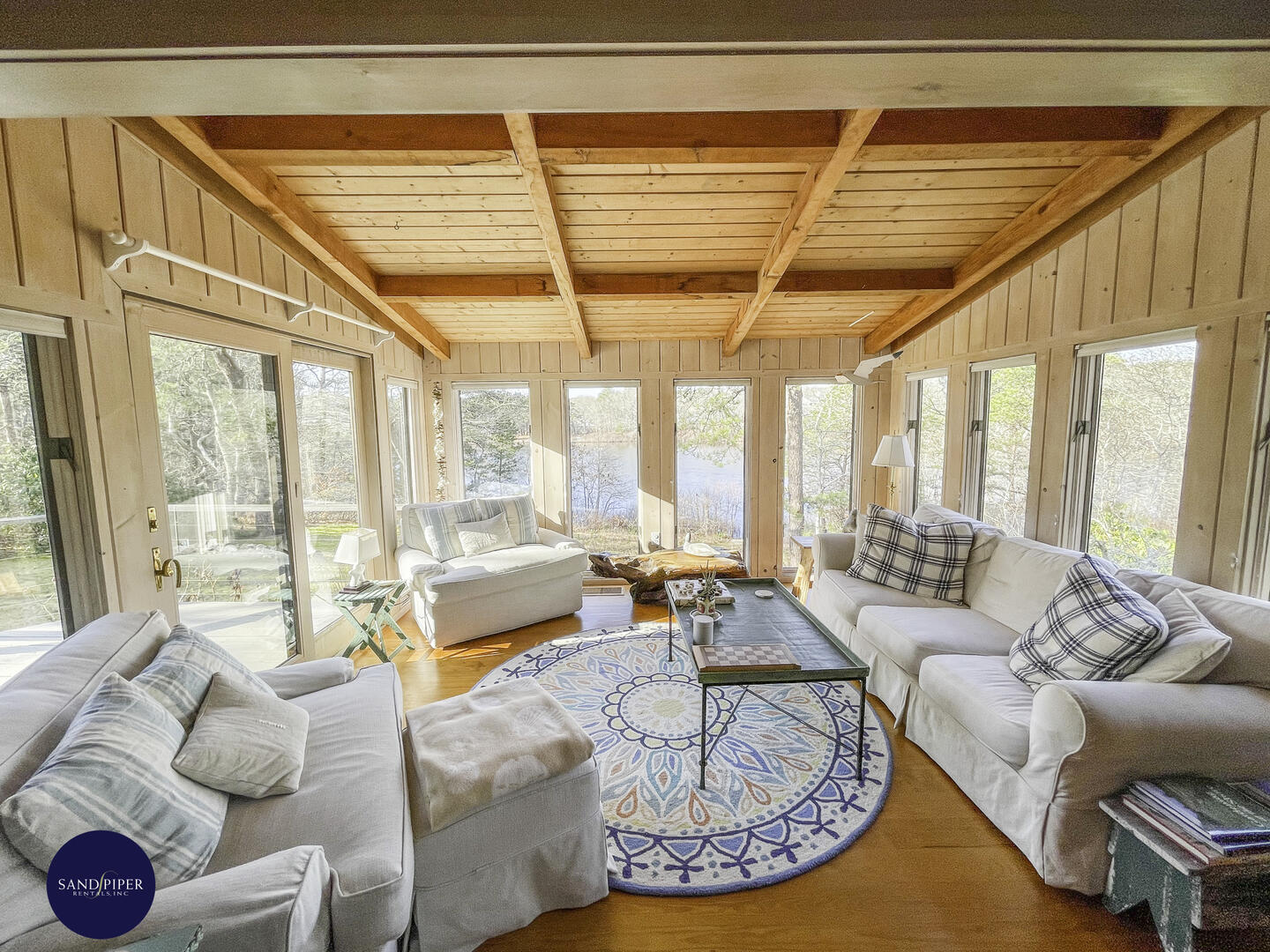 Cape Cod Home 995249