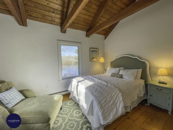 Cape Cod Home 995249