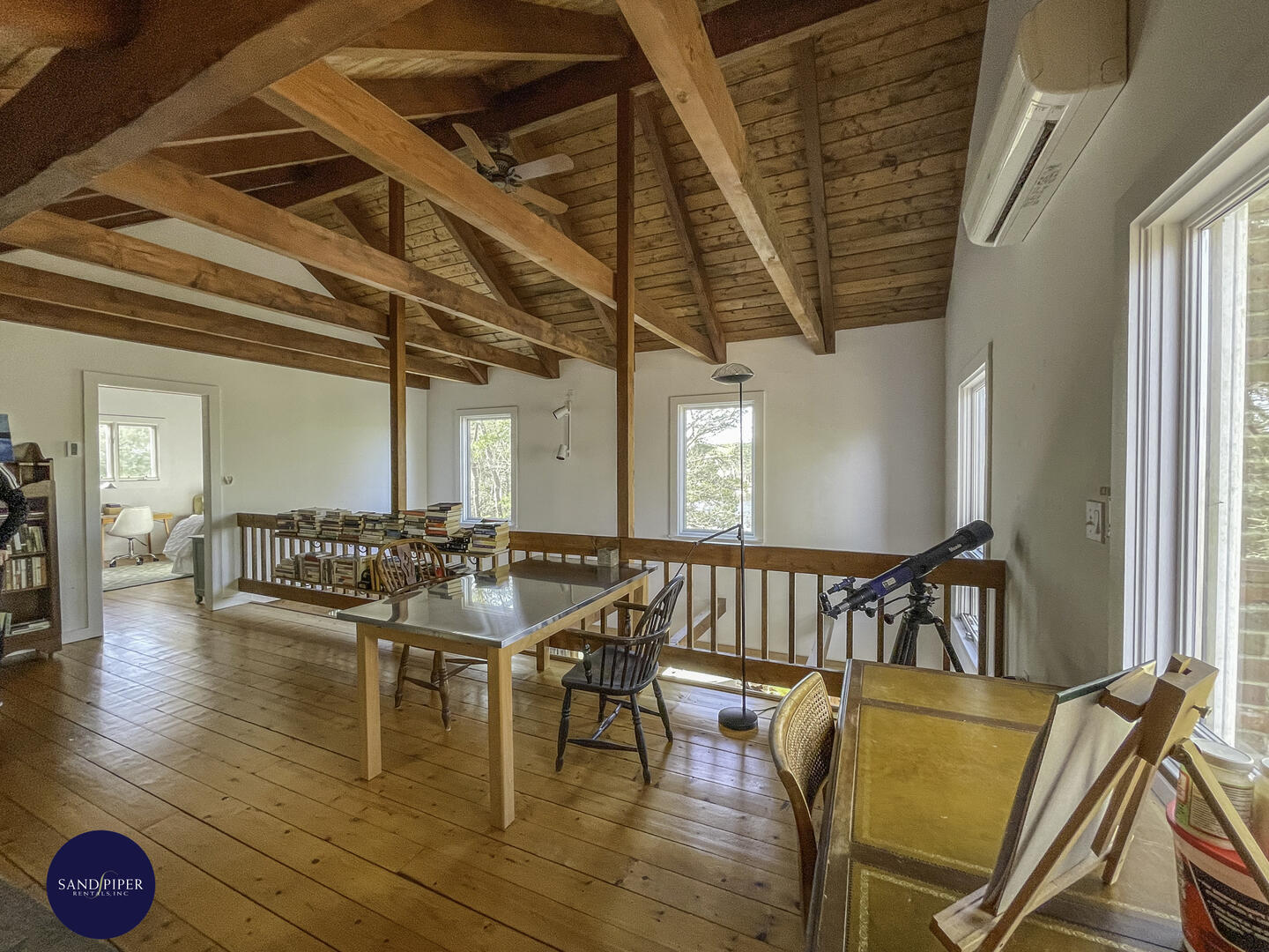 Cape Cod Home 995249