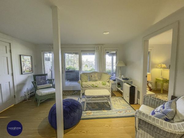 Cape Cod Home 995249