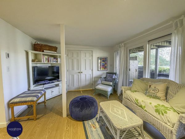 Cape Cod Home 995249